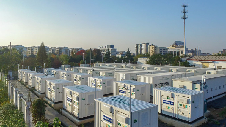 光伏儲能電站的電能存多久，10kw光伏電站配多大儲能